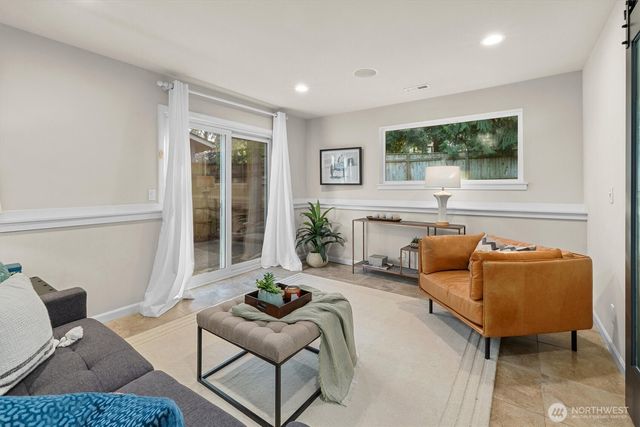 9209 NE 142nd Way, Kirkland, WA 98034