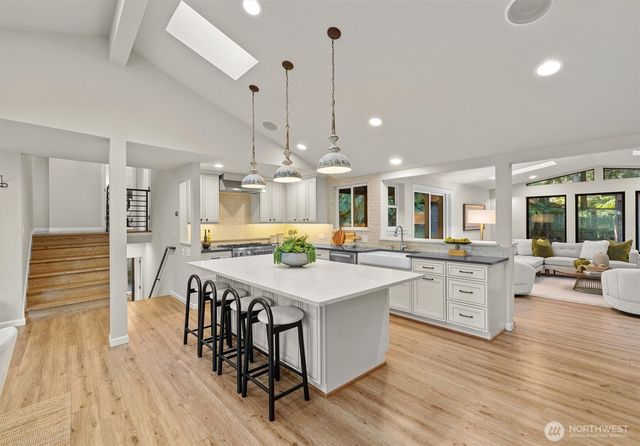 9209 NE 142nd Way, Kirkland, WA 98034