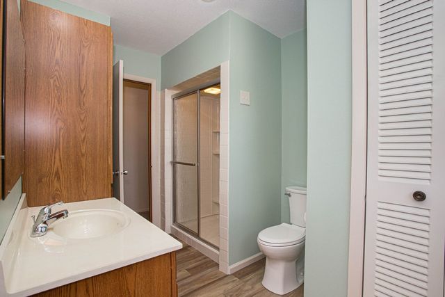1528 Spruce Hills Drive, Bettendorf, IA 52722