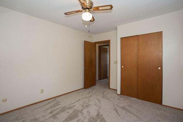 1528 Spruce Hills Drive, Bettendorf, IA 52722