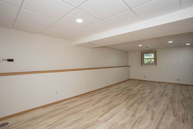 1528 Spruce Hills Drive, Bettendorf, IA 52722