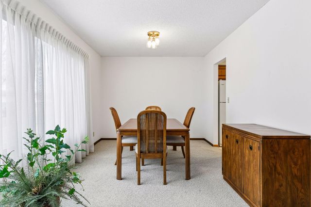 8706 Westwind Circle, Eden Prairie, MN 55344