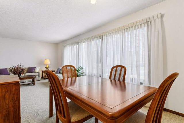 8706 Westwind Circle, Eden Prairie, MN 55344