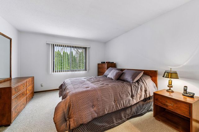 8706 Westwind Circle, Eden Prairie, MN 55344