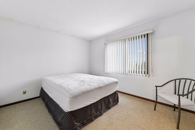 8706 Westwind Circle, Eden Prairie, MN 55344