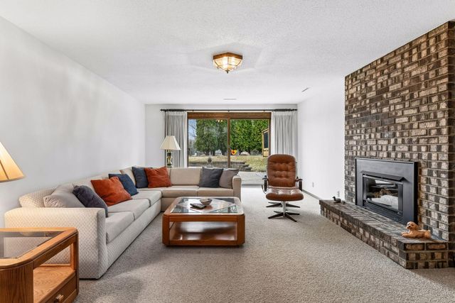 8706 Westwind Circle, Eden Prairie, MN 55344