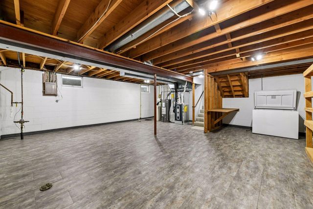 8706 Westwind Circle, Eden Prairie, MN 55344