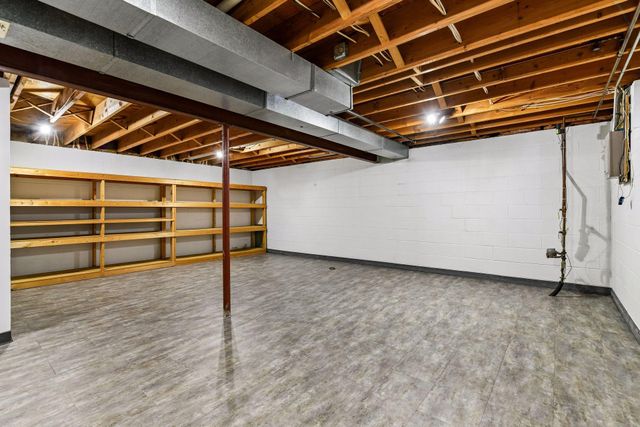 8706 Westwind Circle, Eden Prairie, MN 55344