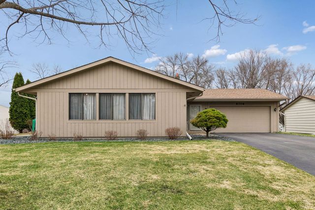 8706 Westwind Circle, Eden Prairie, MN 55344