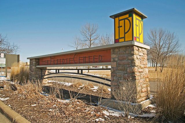 8706 Westwind Circle, Eden Prairie, MN 55344