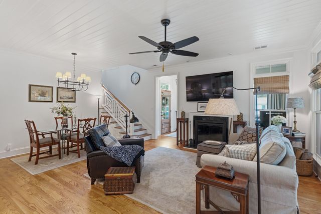 1711 Sycamore Beach Ct, Chapmansboro, TN 37035