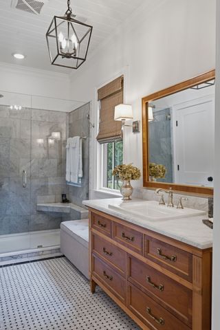 1711 Sycamore Beach Ct, Chapmansboro, TN 37035