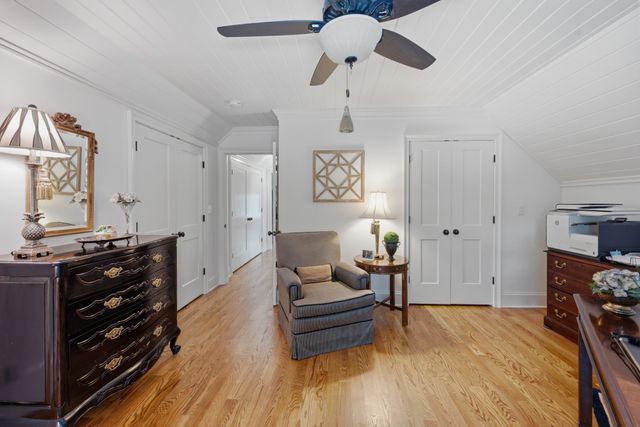 1711 Sycamore Beach Ct, Chapmansboro, TN 37035