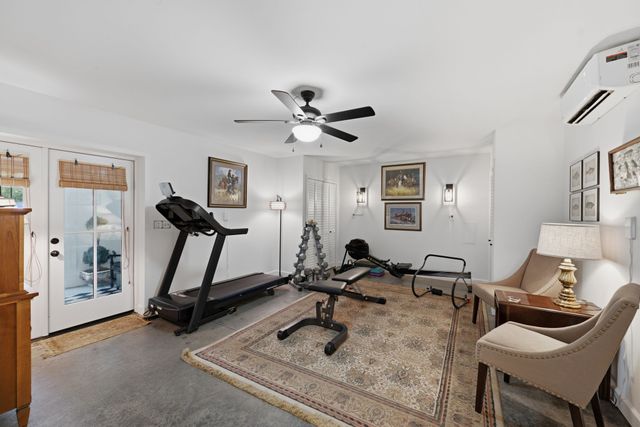 1711 Sycamore Beach Ct, Chapmansboro, TN 37035