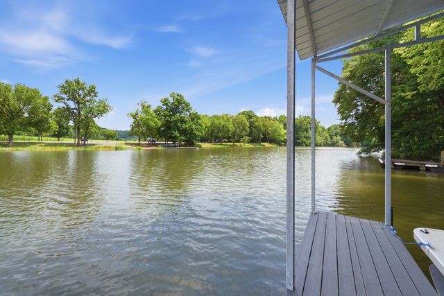 1711 Sycamore Beach Ct, Chapmansboro, TN 37035