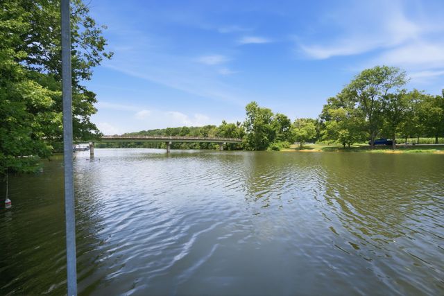 1711 Sycamore Beach Ct, Chapmansboro, TN 37035