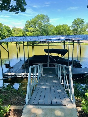 1711 Sycamore Beach Ct, Chapmansboro, TN 37035