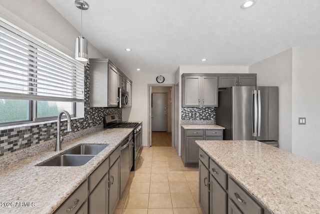 3207 W MOLLY Lane, Phoenix, AZ 85083