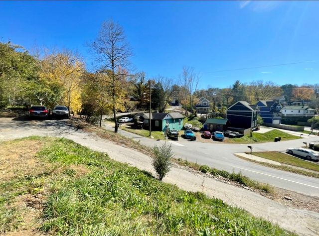 131 Lookout Road, Asheville, NC 28804