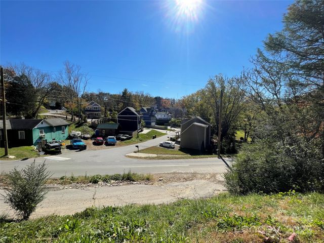 131 Lookout Road, Asheville, NC 28804