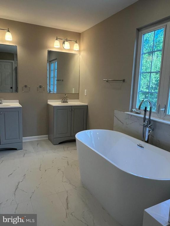 Image 12 of property listing at 7117 INTREPID LN, Gaithersburg, MD 20879