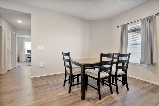 3710 S 2nd Place, Rogers, AR 72758