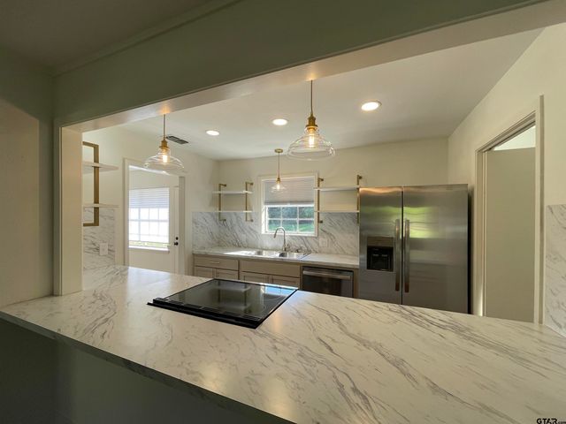 15021 Hillview, Tyler, TX 75703