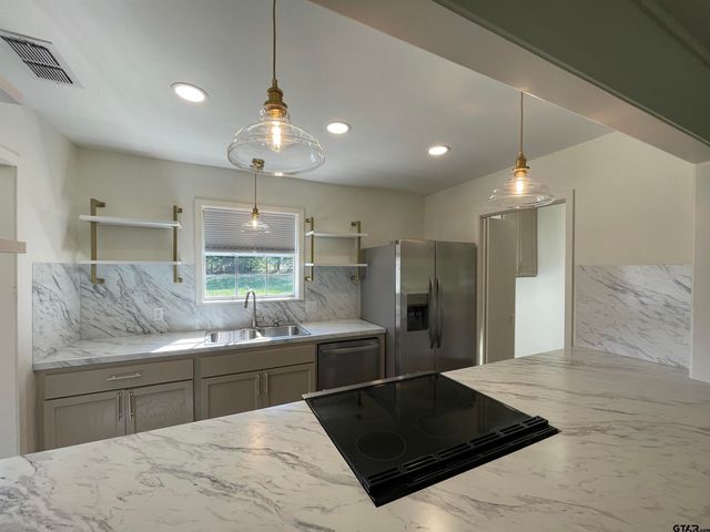 15021 Hillview, Tyler, TX 75703