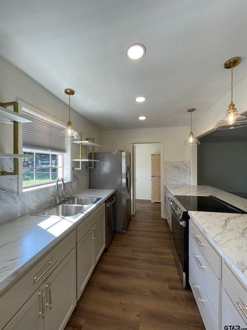15021 Hillview, Tyler, TX 75703