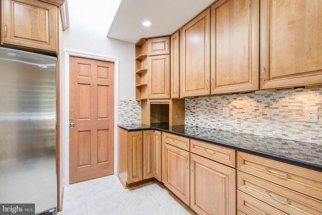 9203 CEDARCREST DR, Bethesda, MD 20814