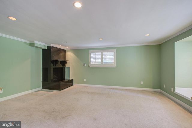 9203 CEDARCREST DR, Bethesda, MD 20814