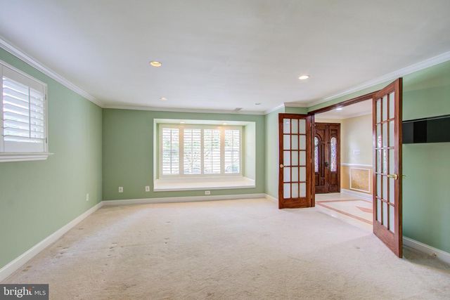 9203 CEDARCREST DR, Bethesda, MD 20814