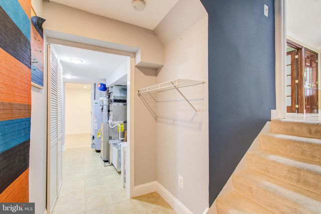 9203 CEDARCREST DR, Bethesda, MD 20814