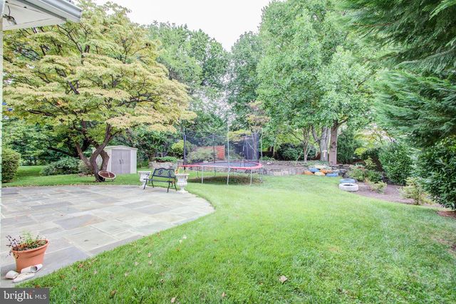 9203 CEDARCREST DR, Bethesda, MD 20814