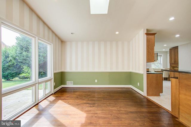 9203 CEDARCREST DR, Bethesda, MD 20814