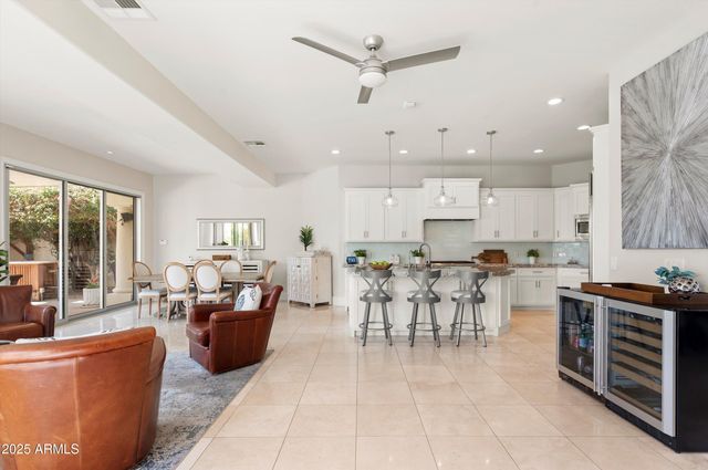 1407 E CORAL COVE Drive, Gilbert, AZ 85234