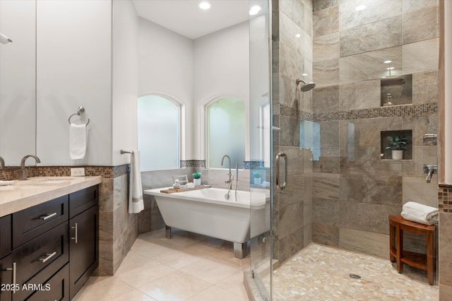 1407 E CORAL COVE Drive, Gilbert, AZ 85234