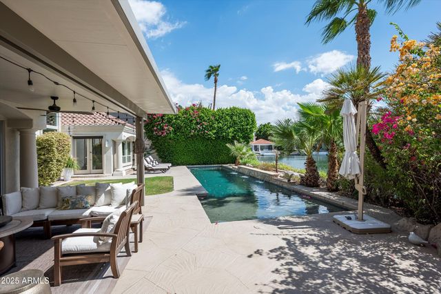 1407 E CORAL COVE Drive, Gilbert, AZ 85234