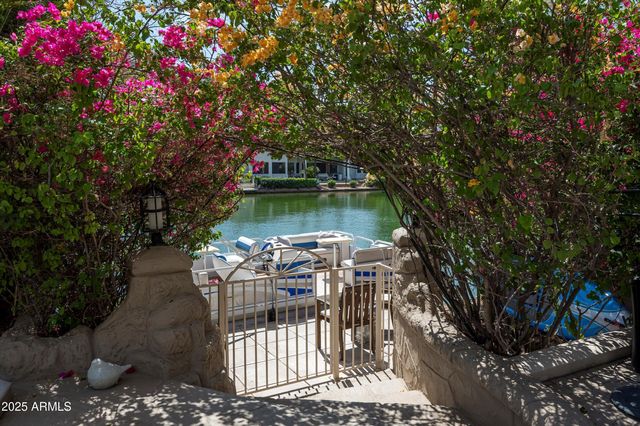 1407 E CORAL COVE Drive, Gilbert, AZ 85234