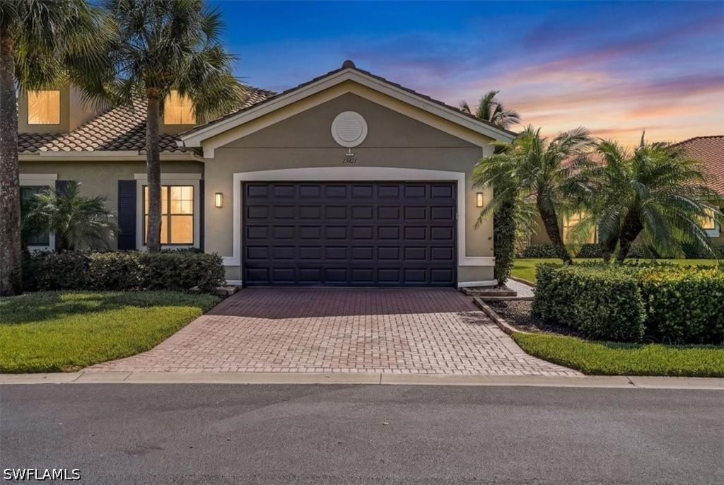 13421 Coronado DR, Naples, FL 34109