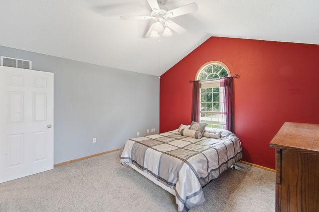 1405 W Court Avenue, Winterset, IA 50273