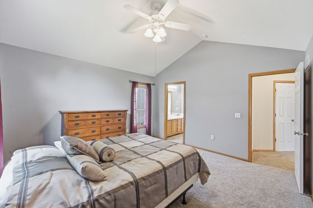 1405 W Court Avenue, Winterset, IA 50273