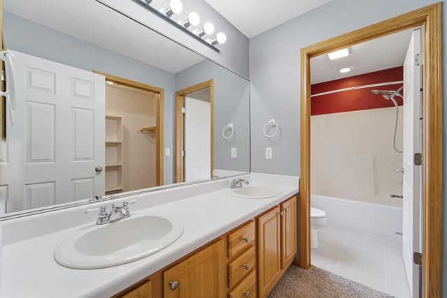 1405 W Court Avenue, Winterset, IA 50273