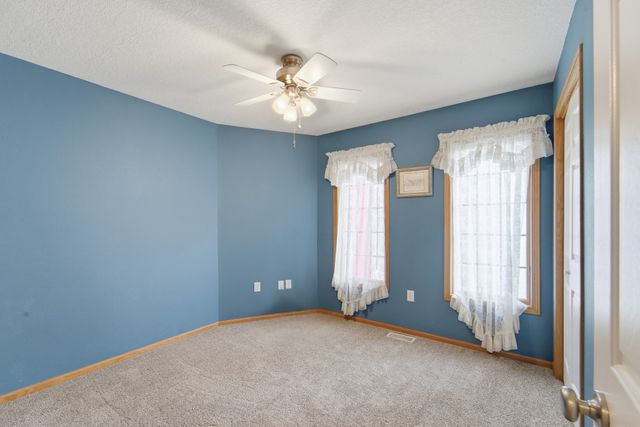 1405 W Court Avenue, Winterset, IA 50273