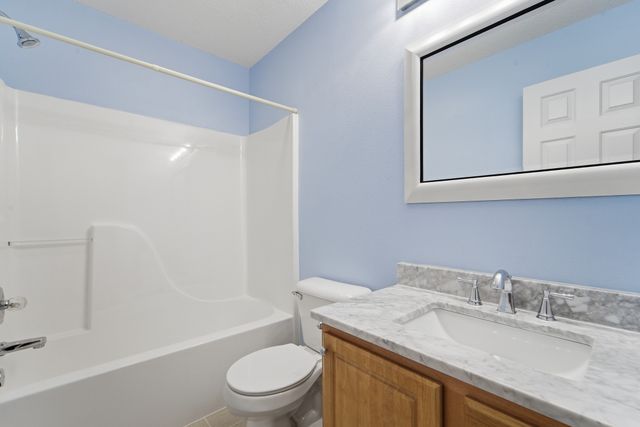 1405 W Court Avenue, Winterset, IA 50273