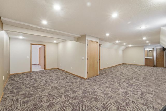 1405 W Court Avenue, Winterset, IA 50273