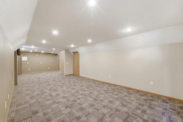 1405 W Court Avenue, Winterset, IA 50273