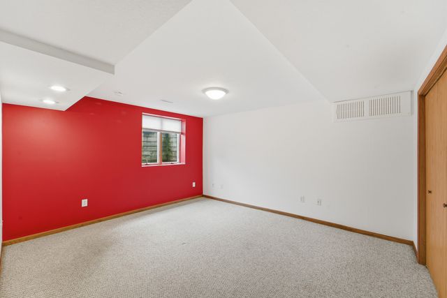 1405 W Court Avenue, Winterset, IA 50273