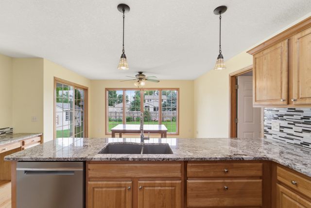 1405 W Court Avenue, Winterset, IA 50273