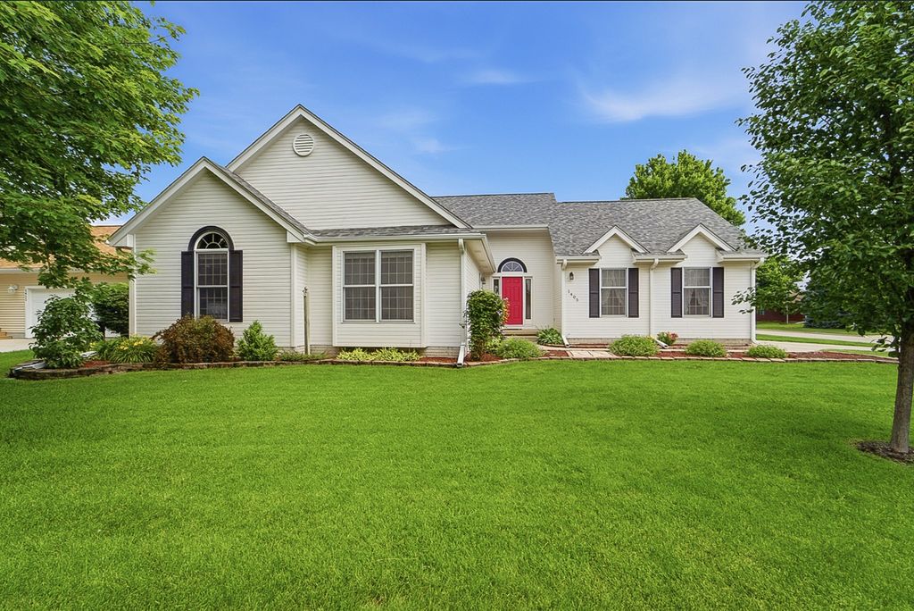 1405 W Court Avenue, Winterset, IA 50273